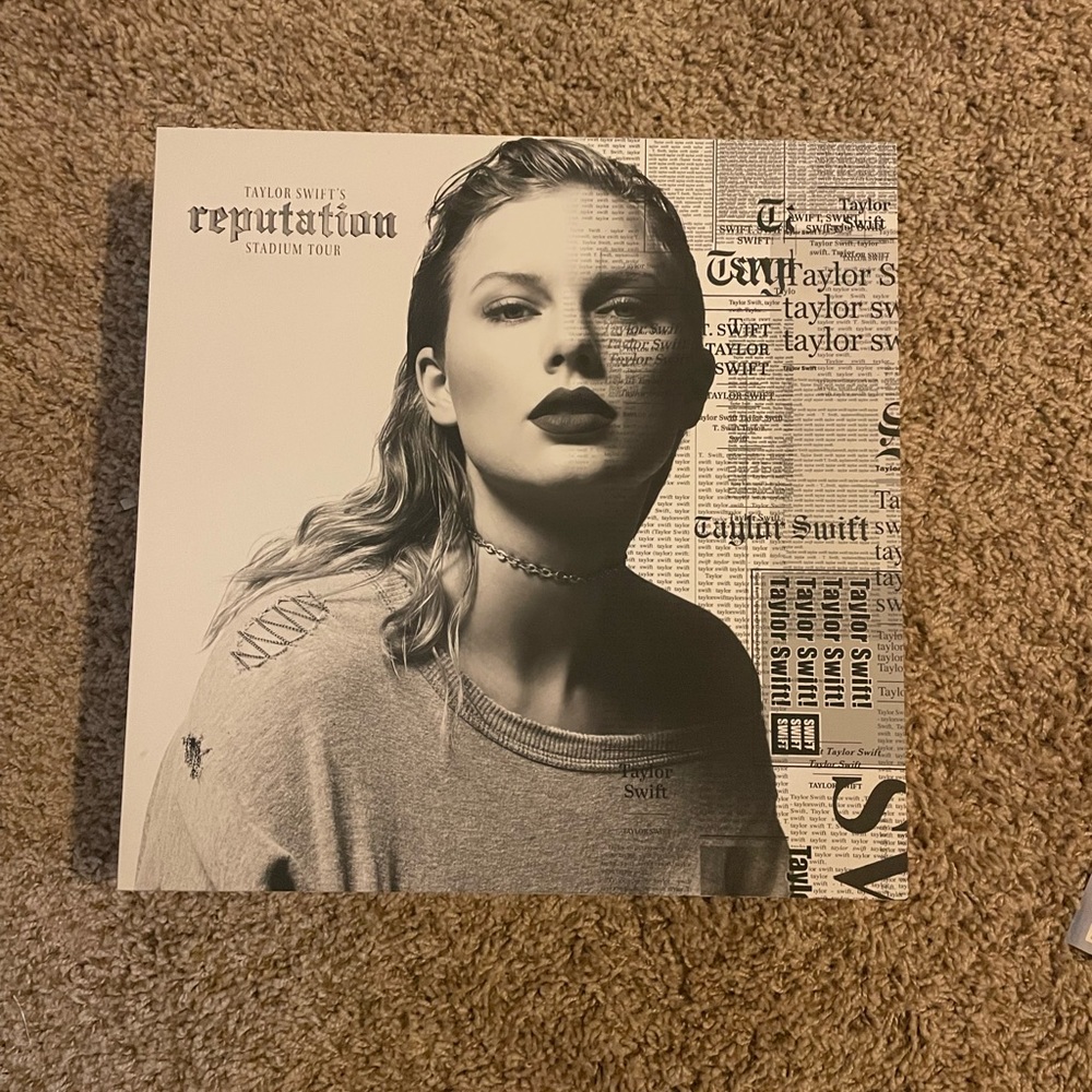 taylor swift vip reputation box